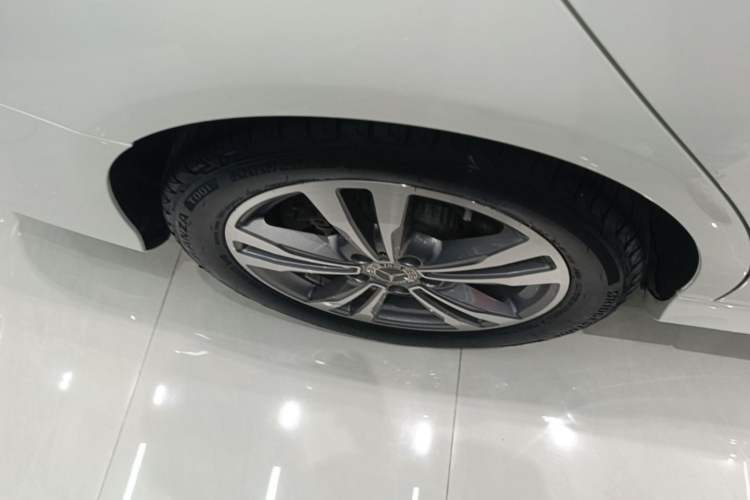Used Mercedes-Benz C-Class 2020 Restyled C 200 L Fashion Edition Sport Version Right Rear Wheel Hub