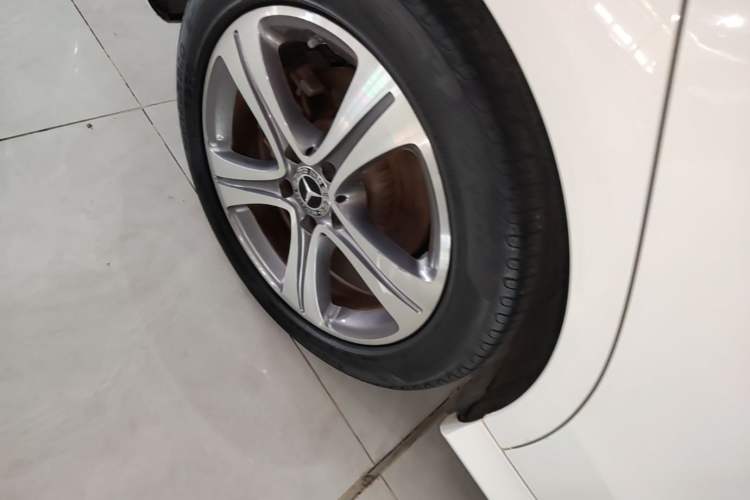 Used Mercedes-Benz C-Class 2020 C 260 L Sport Edition Right Rear Wheel Hub