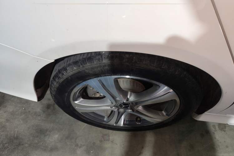 Used Mercedes-Benz C-Class 2020 C 260 L Sport Edition Right Rear Wheel Hub