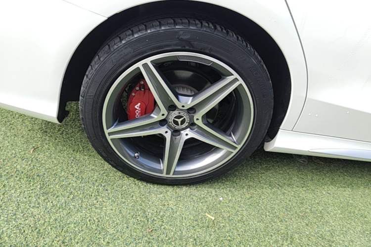 Used Mercedes-Benz C-Class 2020 Restyled C 260 L Sport Edition Right Rear Wheel Hub