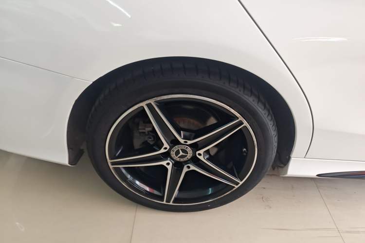 Used Mercedes-Benz C-Class 2020 Restyled C 260 Sport Edition Right Rear Wheel Hub