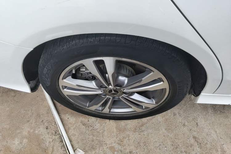 Used Mercedes-Benz C-Class 2020 Restyled C 200 L Fashion Edition Sport Version Right Rear Wheel Hub