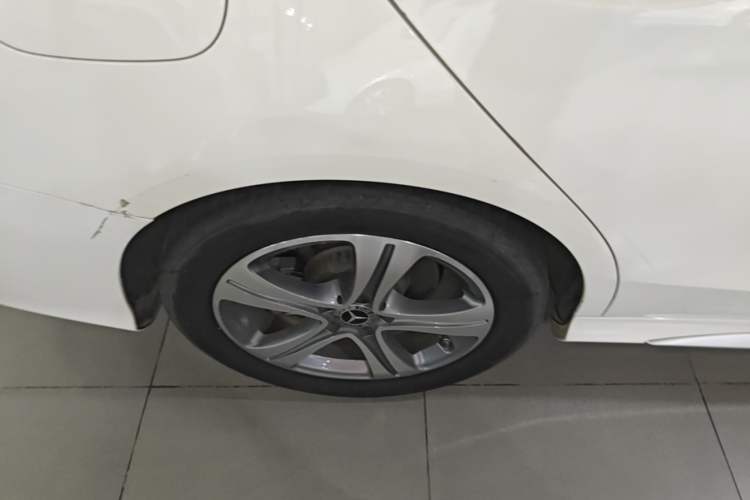 Used Mercedes-Benz C-Class 2020 Restyled C 260 L Sport Edition Right Rear Wheel Hub