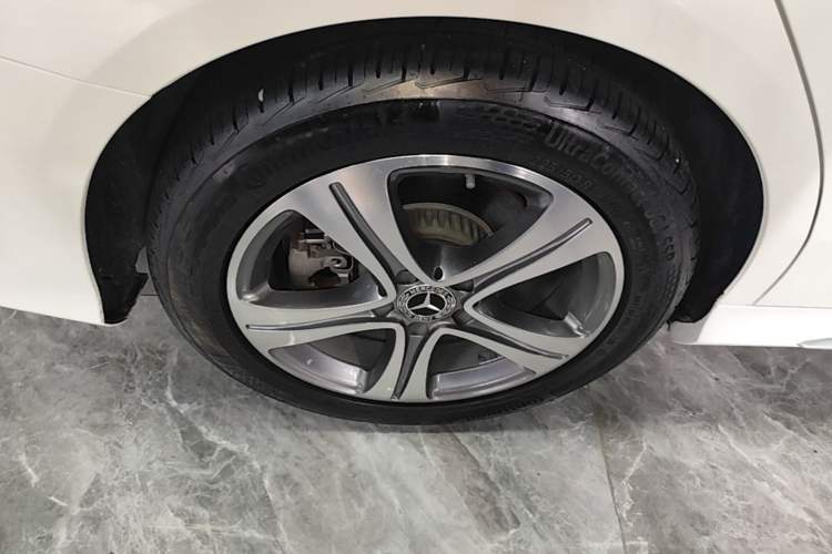 Used Mercedes-Benz C-Class 2020 C 260 L Sport Edition Right Rear Wheel Hub