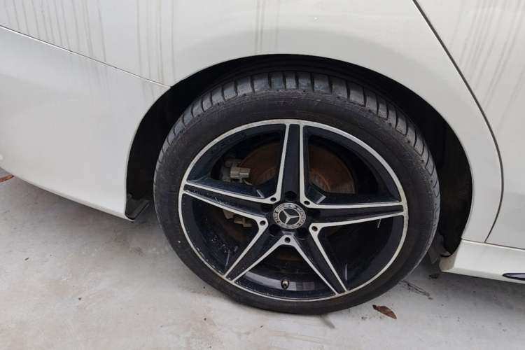 Used Mercedes-Benz C-Class 2020 Restyled C 260 Sport Edition Right Rear Wheel Hub