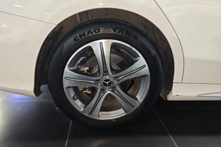 Used Mercedes-Benz C-Class 2020 Restyled C 260 L Sport Edition Right Rear Wheel Hub