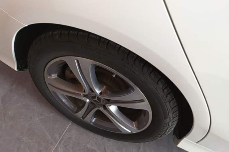 Used Mercedes-Benz C-Class 2020 Restyled C 260 L Sport Edition Right Rear Wheel Hub
