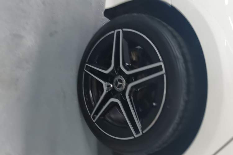 Used Mercedes-Benz C-Class 2020 Restyled C 260 L Sport Edition Right Rear Wheel Hub