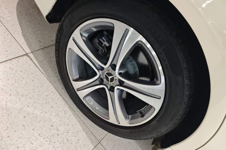 Used Mercedes-Benz C-Class 2020 C 260 L Sport Edition Right Rear Wheel Hub