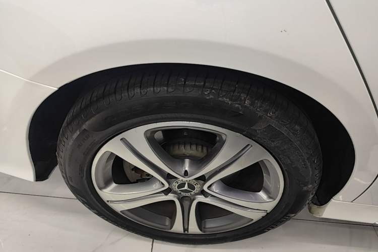 Used Mercedes-Benz C-Class 2020 Restyled C 260 L Sport Edition Right Rear Wheel Hub