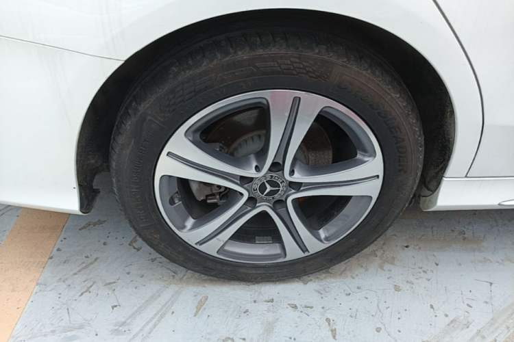Used Mercedes-Benz C-Class 2020 Restyled C 260 L Sport Edition Right Rear Wheel Hub