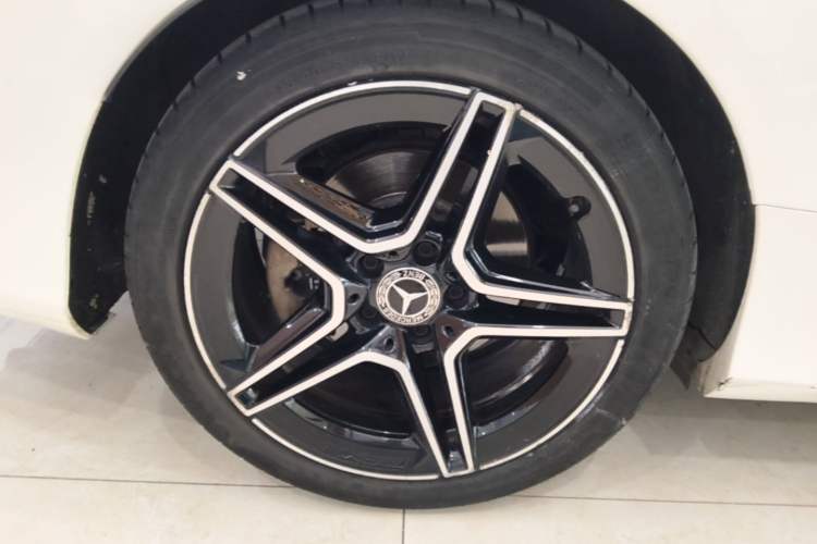 Used Mercedes-Benz C-Class 2020 C 260 Coupe Right Rear Wheel Hub