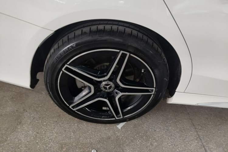 Used Mercedes-Benz C-Class 2020 Restyled C 260 L Sport Edition Right Rear Wheel Hub