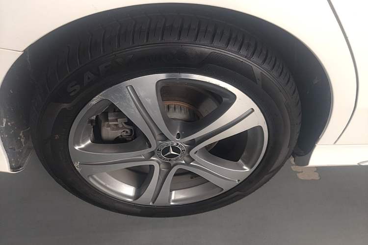 Used Mercedes-Benz C-Class 2020 C 260 L Sport Edition Right Rear Wheel Hub