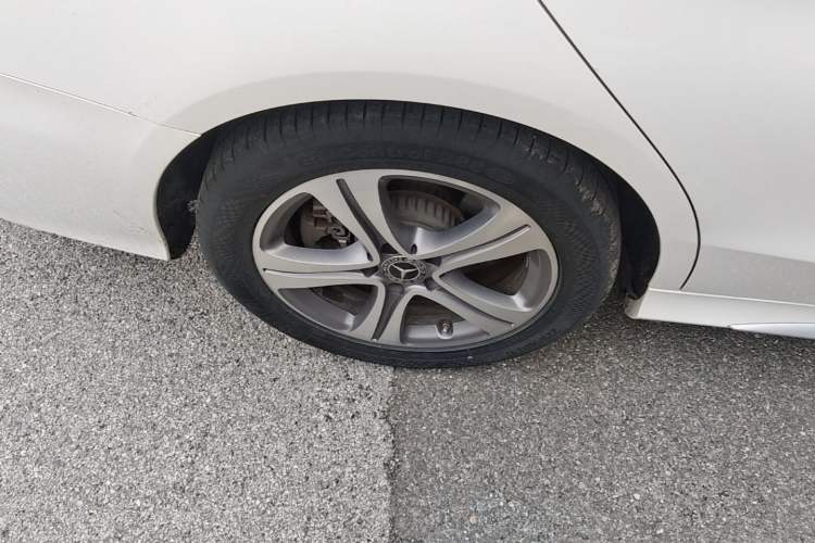 Used Mercedes-Benz C-Class 2020 Restyled C 260 L Sport Edition Right Rear Wheel Hub