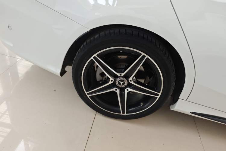 Used Mercedes-Benz C-Class 2020 Restyled C 260 Sport Edition Right Rear Wheel Hub