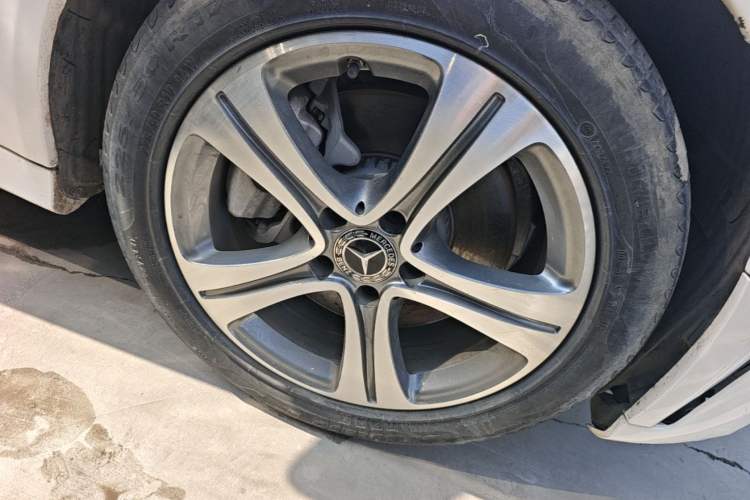 Used Mercedes-Benz C-Class 2020 Restyled C 260 L Sport Edition Right Rear Wheel Hub