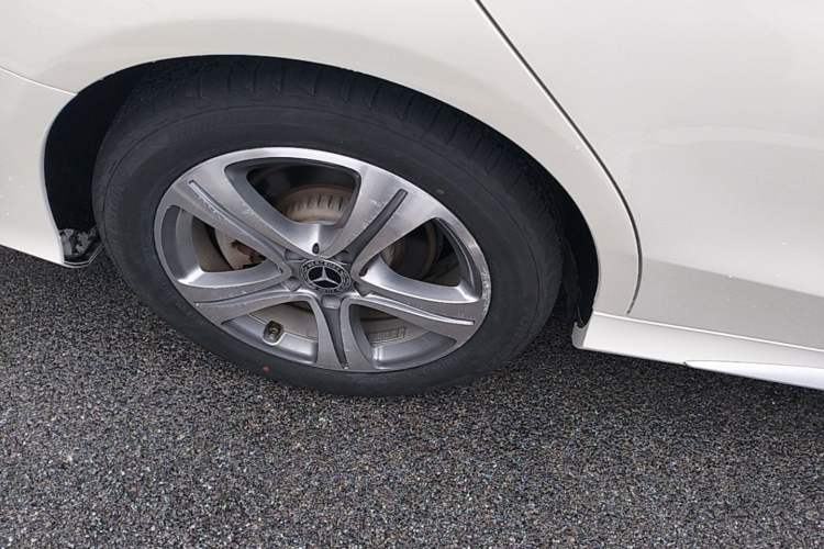 Used Mercedes-Benz C-Class 2020 C 260 L Sport Edition Right Rear Wheel Hub