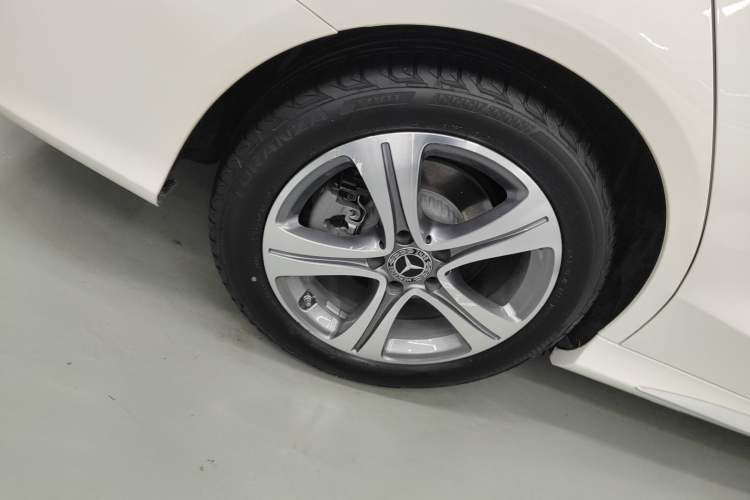 Used Mercedes-Benz C-Class 2020 Restyled C 260 L Sport Edition Right Rear Wheel Hub