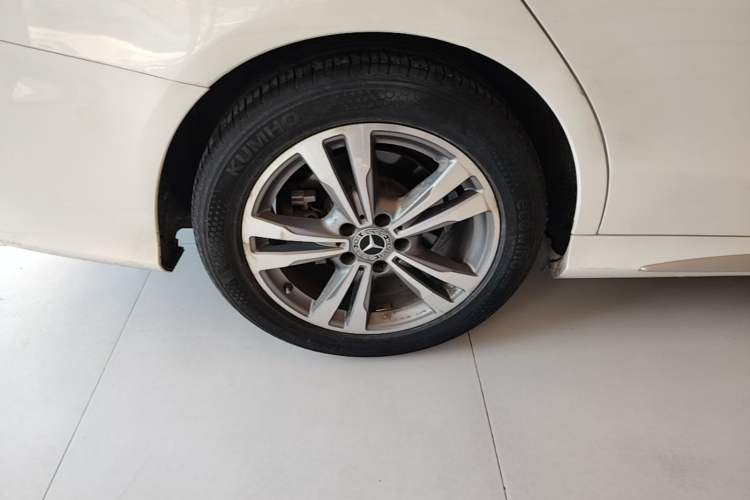 Used Mercedes-Benz C-Class 2020 Restyled C 200 L Fashion Edition Sport Version Right Rear Wheel Hub