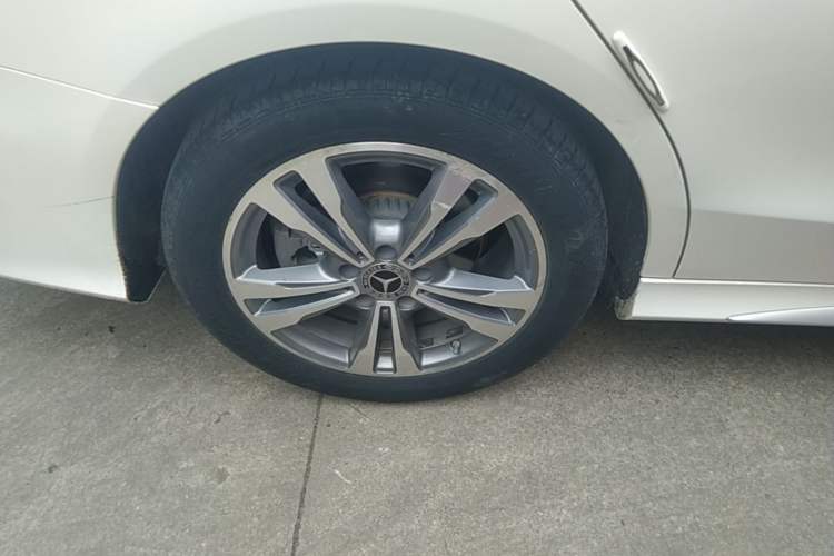 Used Mercedes-Benz C-Class 2020 Restyled C 200 L Fashion Edition Sport Version Right Rear Wheel Hub