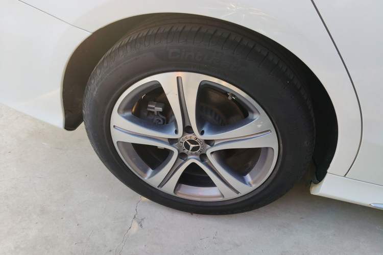 Used Mercedes-Benz C-Class 2020 C 260 L Sport Edition Right Rear Wheel Hub