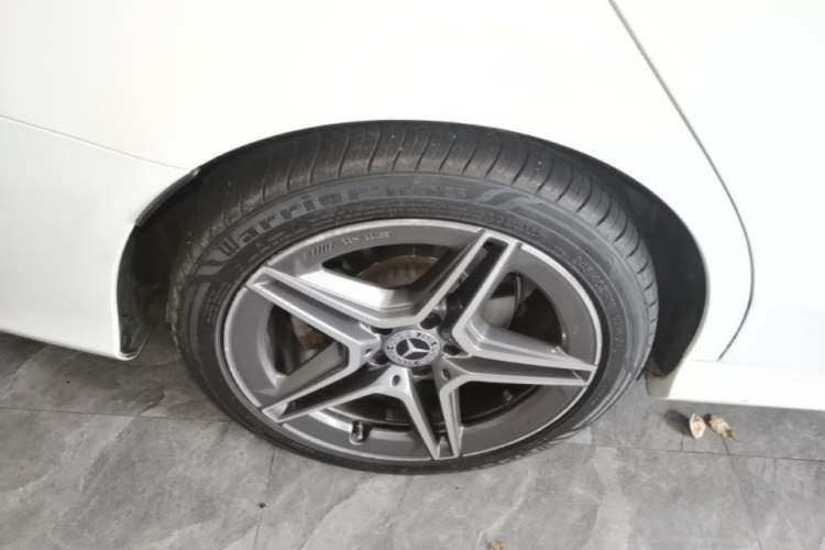 Used Mercedes-Benz C-Class 2020 Facelifted C 260 Estate Right Rear Wheel Hub