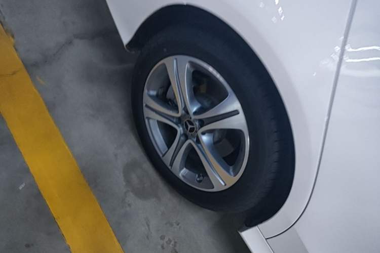 Used Mercedes-Benz C-Class 2020 Restyled C 260 L Sport Edition Right Rear Wheel Hub
