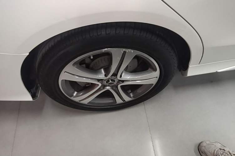 Used Mercedes-Benz C-Class 2020 Restyled C 260 L Sport Edition Right Rear Wheel Hub