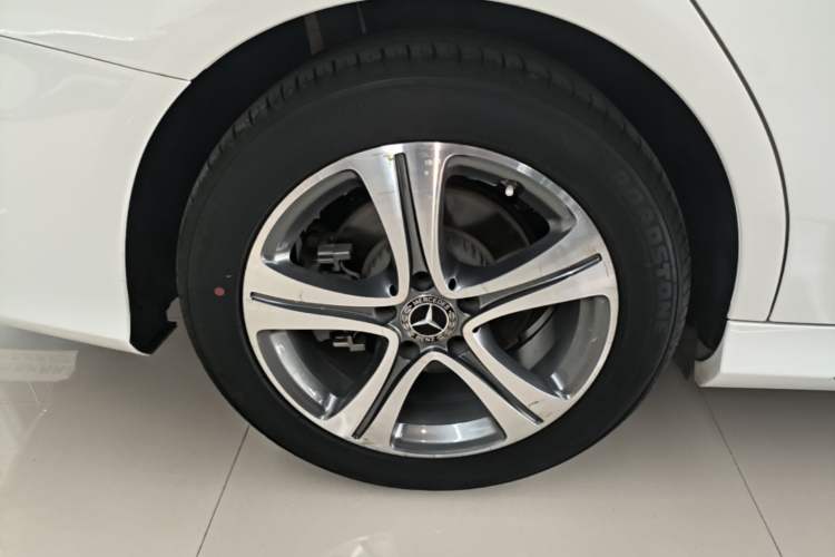 Used Mercedes-Benz C-Class 2020 Restyled C 260 L Sport Edition Right Rear Wheel Hub