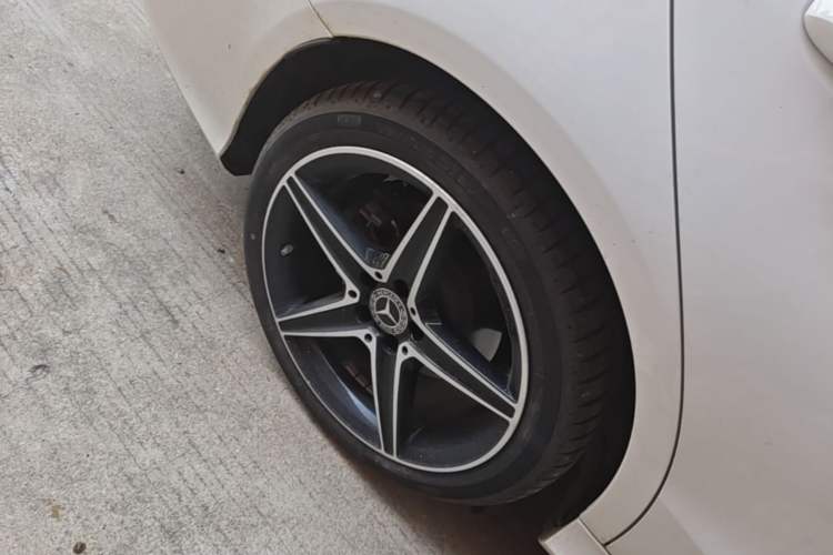 Used Mercedes-Benz C-Class 2020 Restyled C 260 Sport Edition Right Rear Wheel Hub