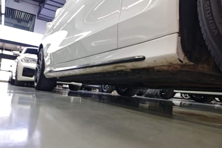 Used Mercedes-Benz C-Class 2020 Restyled C 260 Sport Edition Right Side Sill
