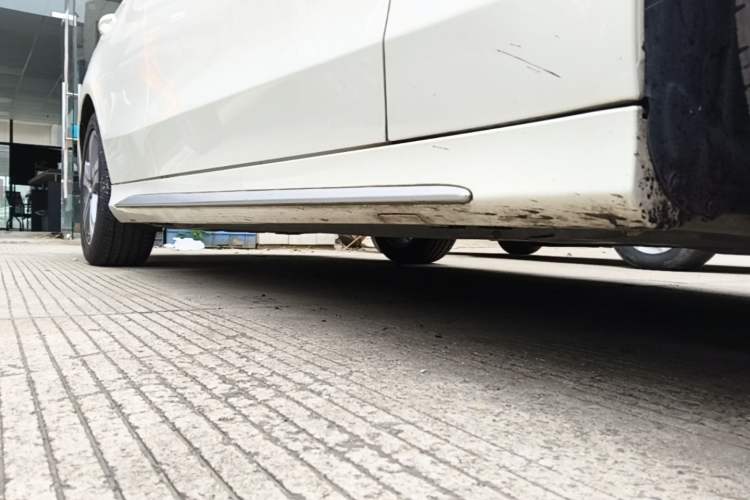Used Mercedes-Benz C-Class 2020 C 260 L Sport Edition Right Side Sill