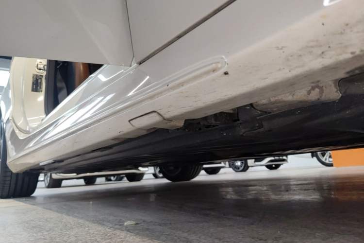 Used Mercedes-Benz C-Class 2020 C 260 Coupe Right Side Sill