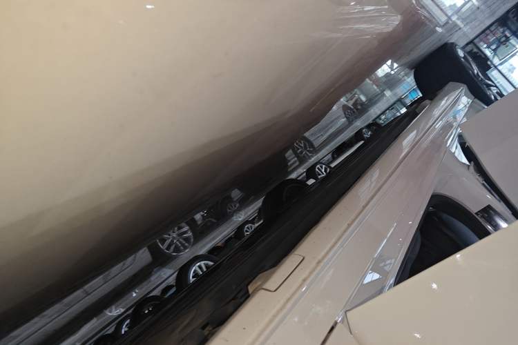 Used Mercedes-Benz C-Class 2020 Facelifted C 260 Estate Right Side Sill