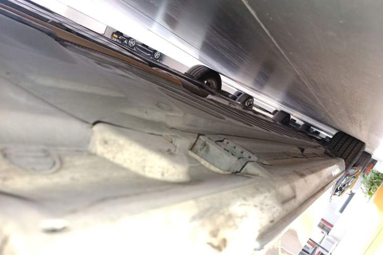 Used Mercedes-Benz C-Class 2020 C 260 L Sport Edition Right Side Sill