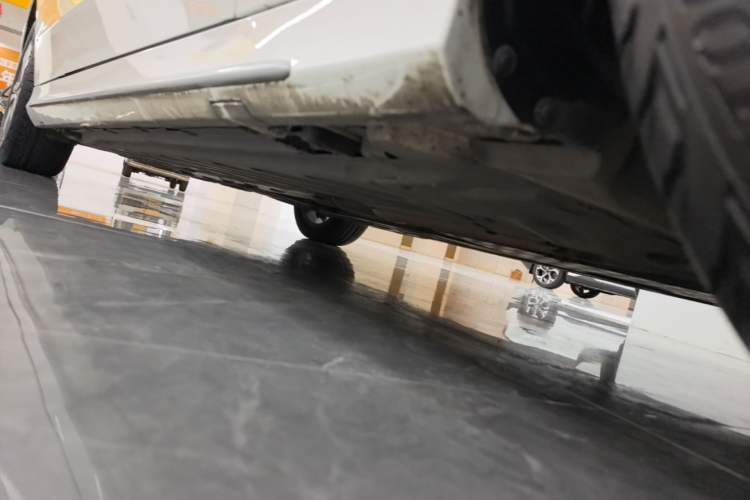 Used Mercedes-Benz C-Class 2020 C 260 L Sport Edition Right Side Sill