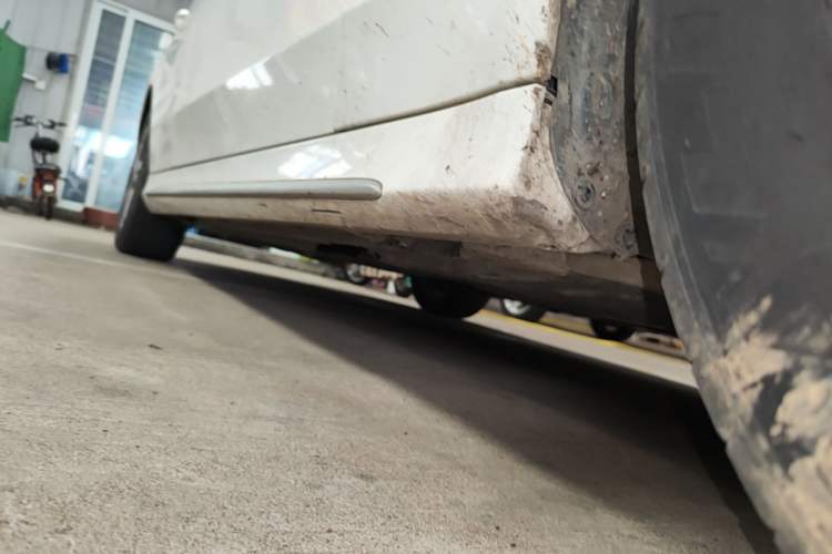 Used Mercedes-Benz C-Class 2020 Restyled C 260 L Sport Edition Right Side Sill