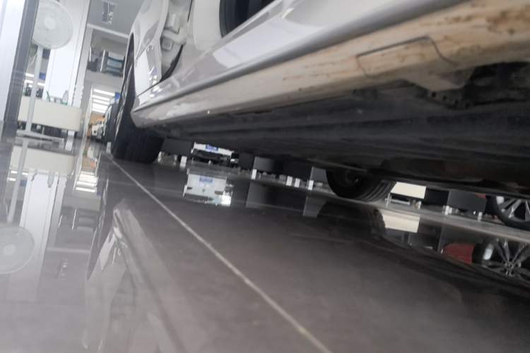 Used Mercedes-Benz C-Class 2020 C 260 L Sport Edition Right Side Sill