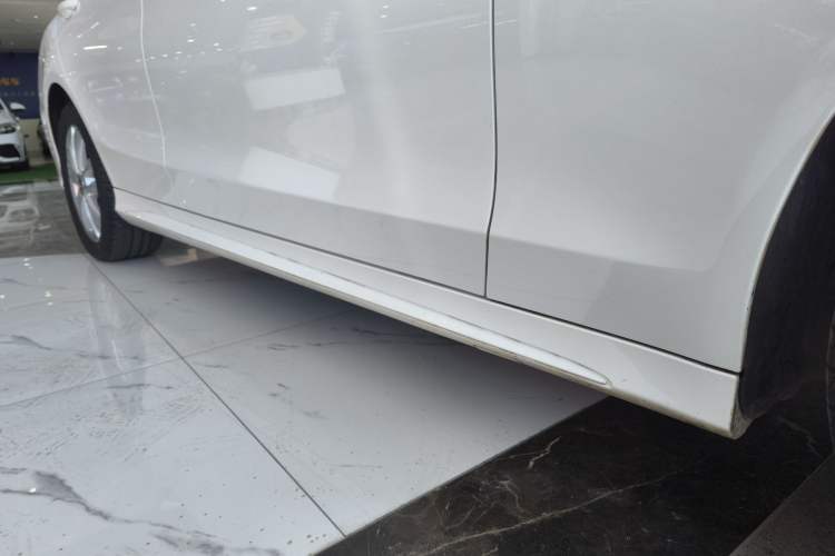 Used Mercedes-Benz C-Class 2020 Restyled C 200 Estate Right Side Sill