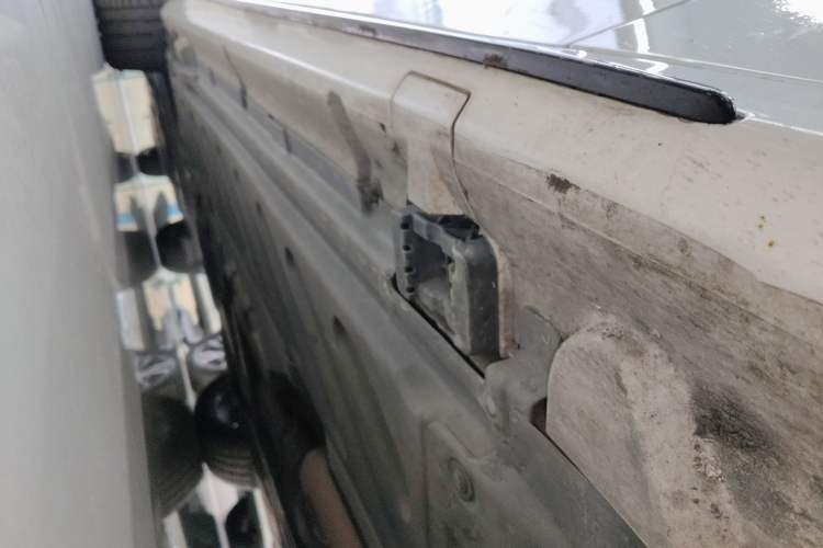 Used Mercedes-Benz C-Class 2020 Restyled C 260 Sport Edition Right Side Sill