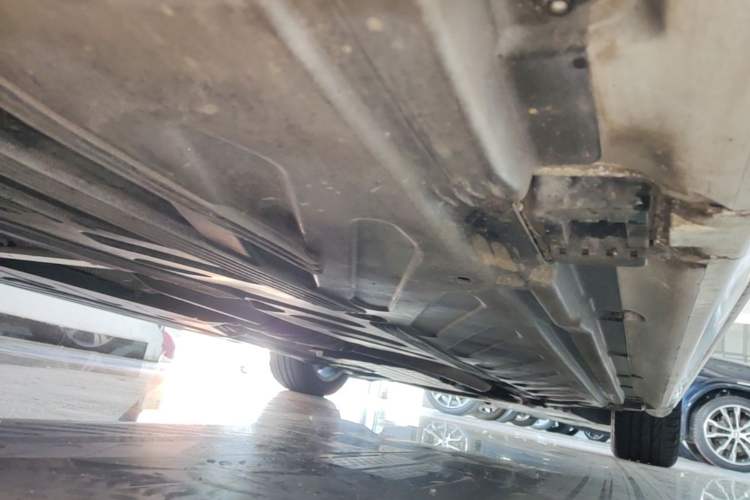 Used Mercedes-Benz C-Class 2020 Restyled C 260 L Sport Edition Right Side Sill