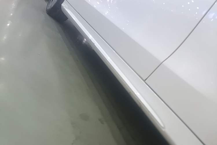 Used Mercedes-Benz C-Class 2020 C 260 Estate Right Side Sill