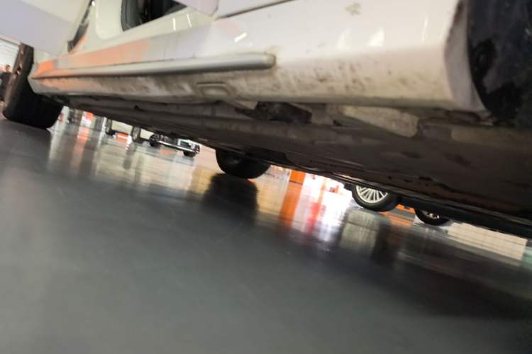 Used Mercedes-Benz C-Class 2020 Restyled C 260 L Sport Edition Right Side Sill