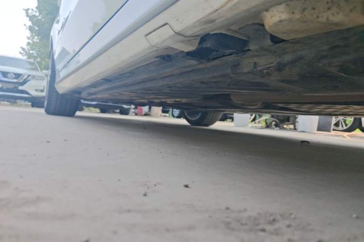 Used Mercedes-Benz C-Class 2020 Restyled C 260 L Sport Edition Right Side Sill