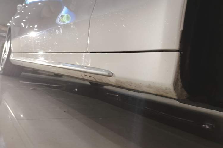 Used Mercedes-Benz C-Class 2020 Restyled C 260 L Sport Edition Right Side Sill