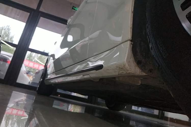 Used Mercedes-Benz C-Class 2020 Restyled C 260 Sport Edition Right Side Sill
