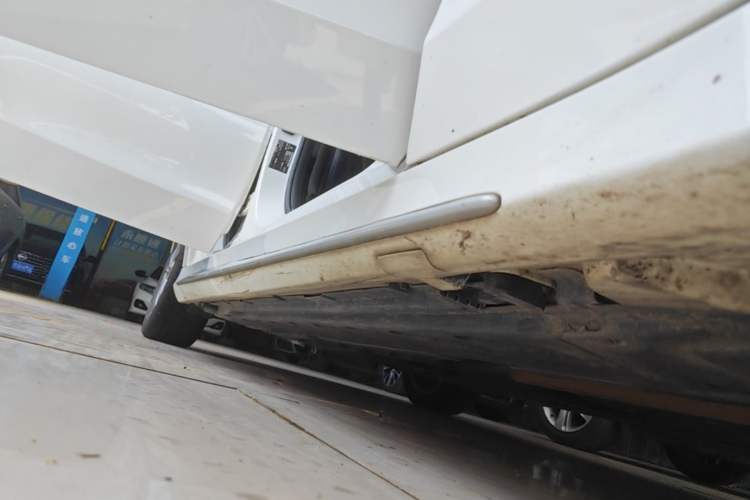 Used Mercedes-Benz C-Class 2020 C 200 L Fashion Edition Sport Version Right Side Sill