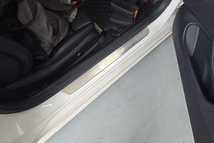 Used Mercedes-Benz C-Class 2020 C 260 Coupe Right Side Sill