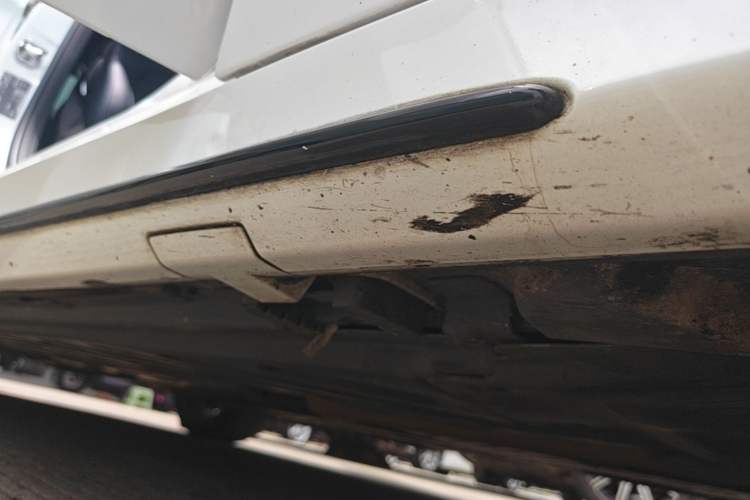 Used Mercedes-Benz C-Class 2020 Restyled C 260 Sport Edition Right Side Sill